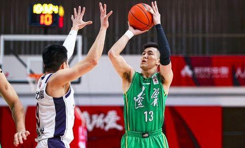 cba郭艾伦最新消息爆料,CBA赛场再传喜讯，揭秘他的全新征程！”