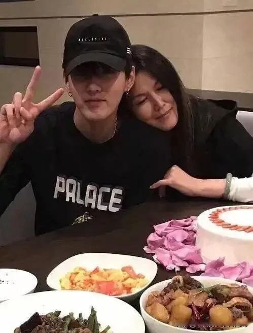 云南网红八卦大爆料最新,揭秘幕后真相与惊人内幕 第3张 云南网红八卦大爆料最新,揭秘幕后真相与惊人内幕 第3张